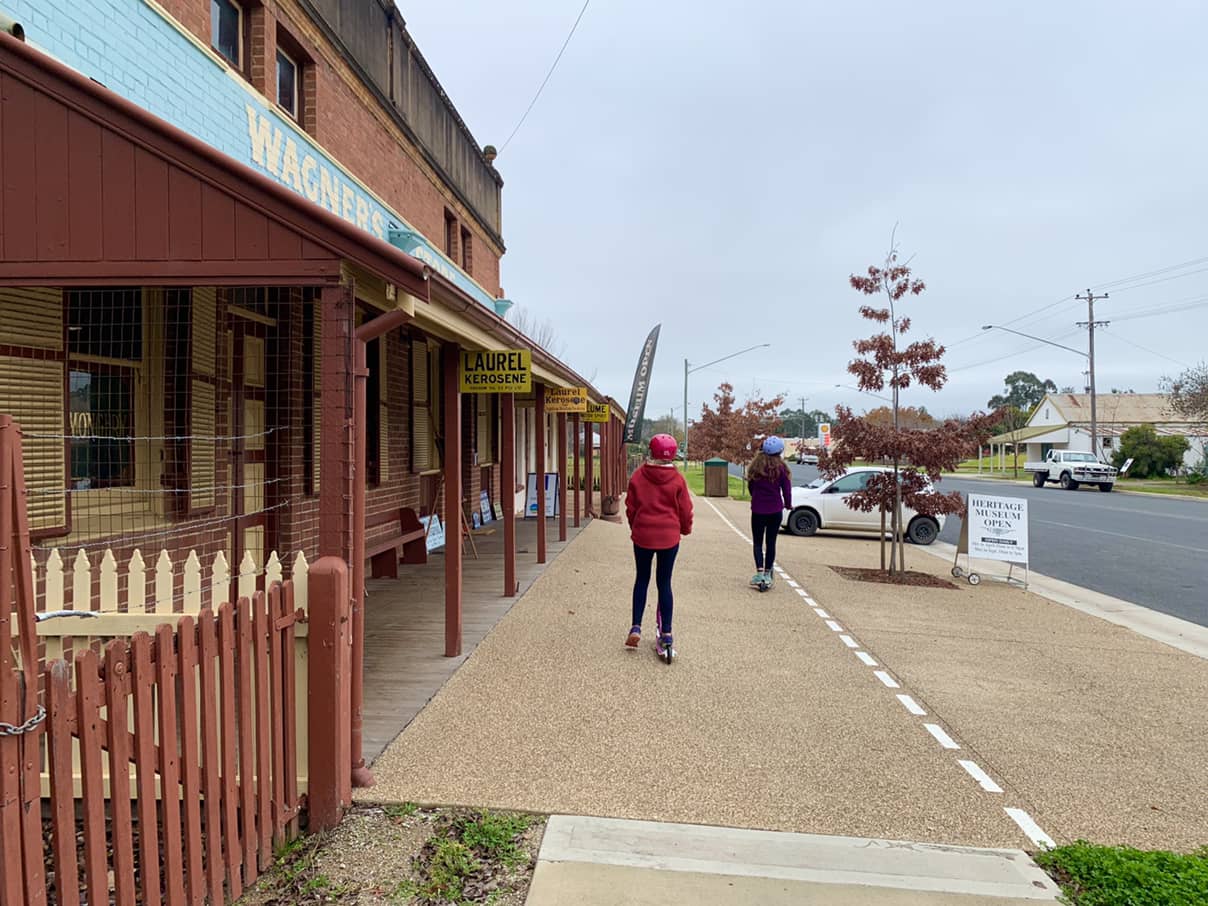 Free camping at the Jindera showground NSW Sydney to Melbourne road