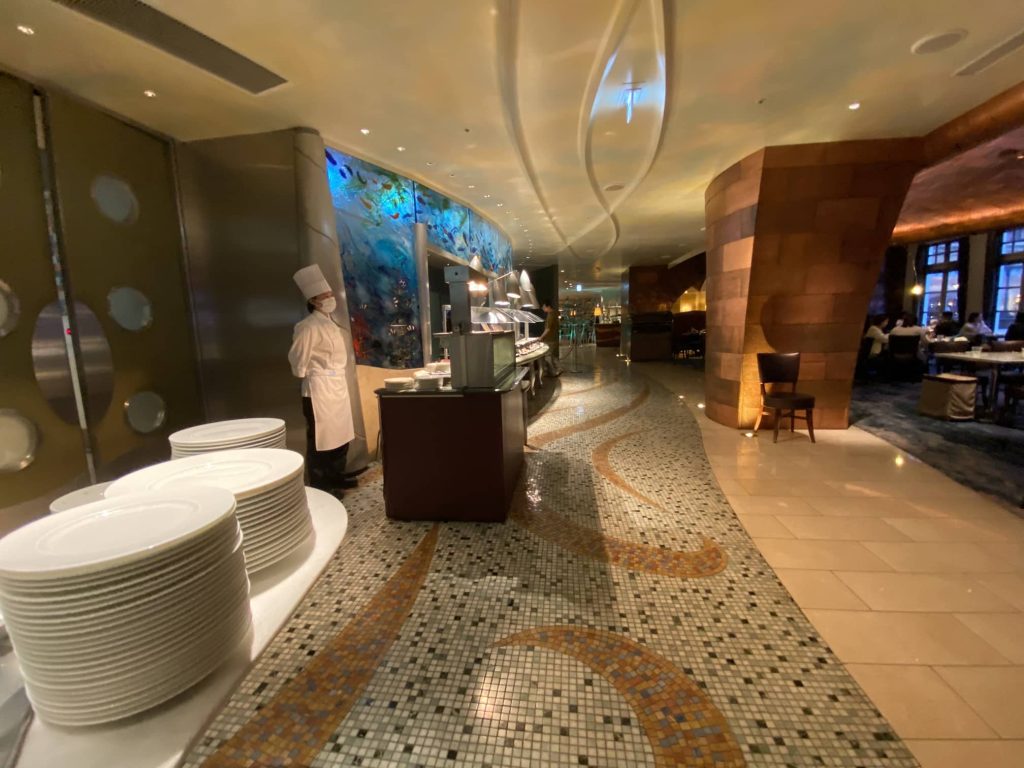 Oceano Restaurant buffet dining