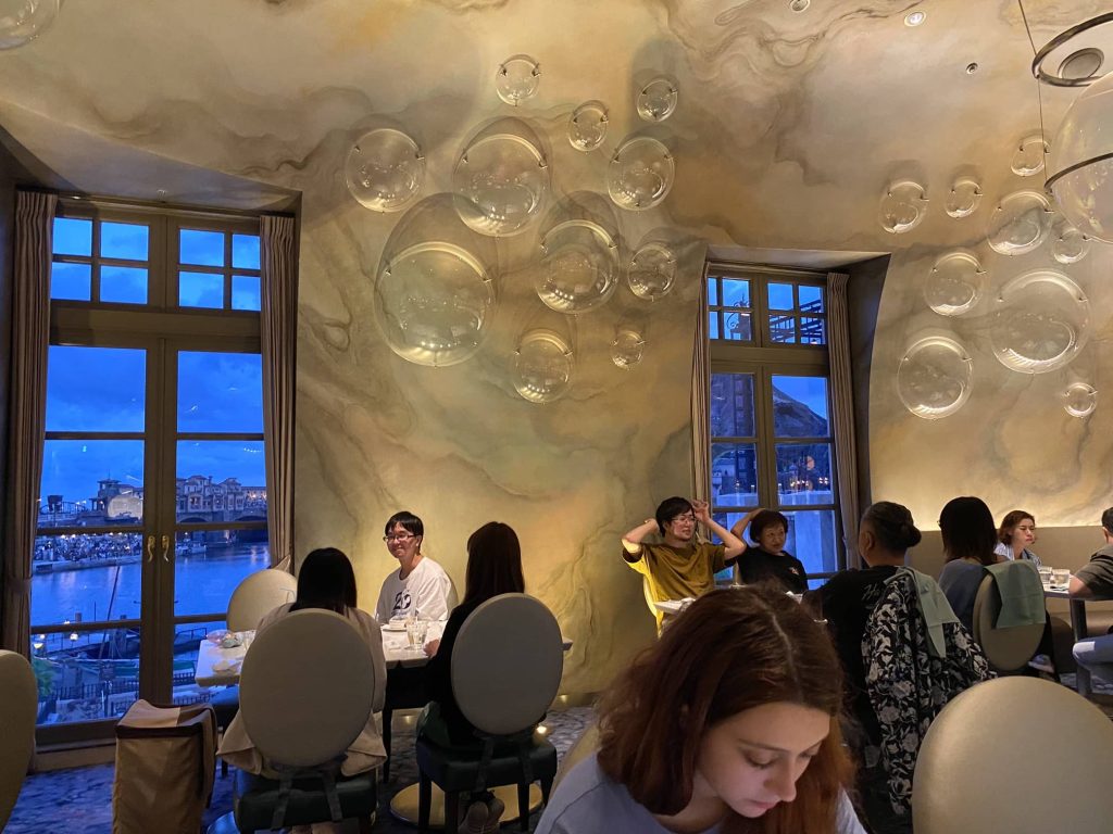 Oceano Restaurant buffet dining tables