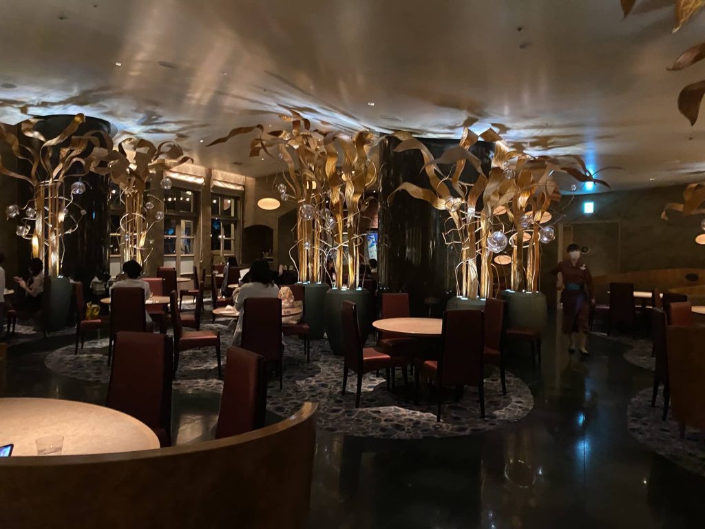 DisneySea Oceano Restaurant table service area