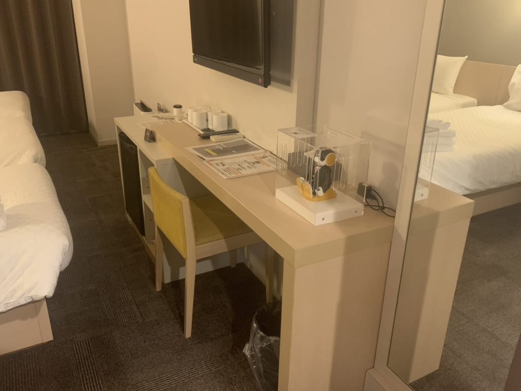 Henn na Maihama Tokyo Bay room desk and TV