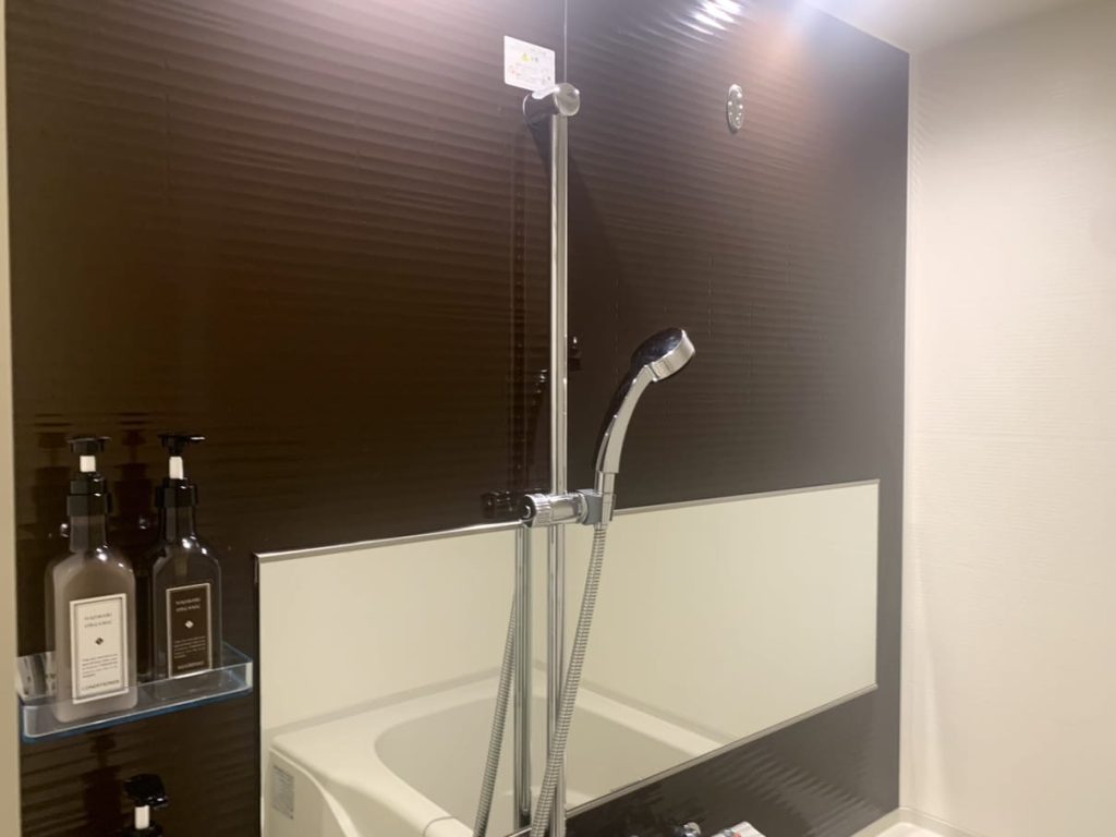 Henn na Maihama Tokyo Bay shower