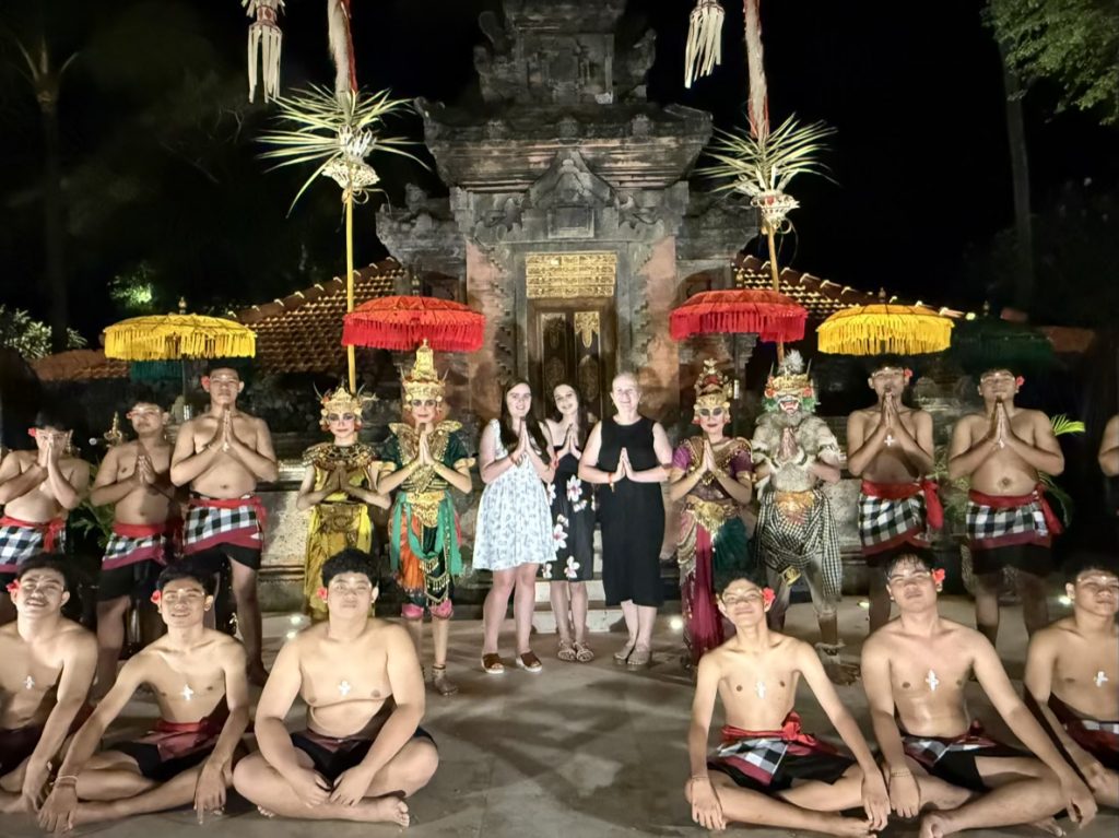 Passar Senggol photo opportunity