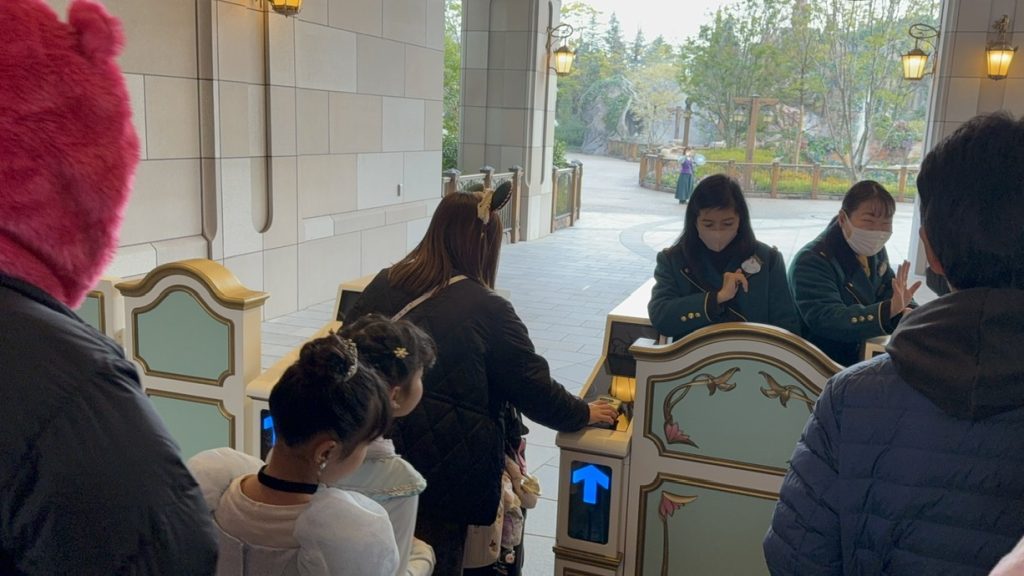 Fantasy Springs Hotel Happy Entry